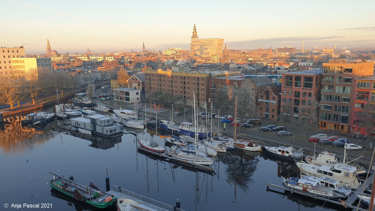 1a-Oosterhaven marina bij zonsopkomst